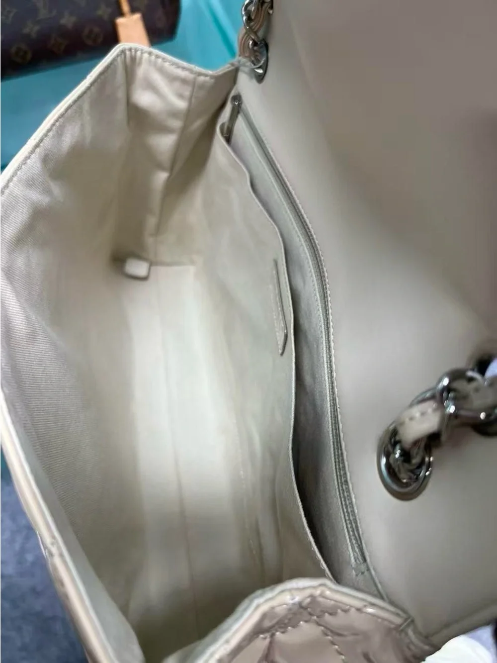 CHANEL Cream Quilted Patent Leather Shoulder Bag with Silver Chain